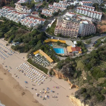 Monica Isabel Beach Club Отели рядом с достопримечательностью «Пляж Оура»