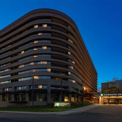 Embassy Suites by Hilton Bethesda Washington DC Hotels in der Nähe von National Institutes of Health
