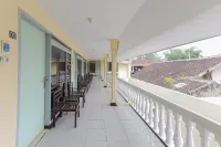 RedDoorz at CBR Residence Blimbing