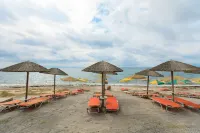 Sovereign Beach Hotel - Bãi biển