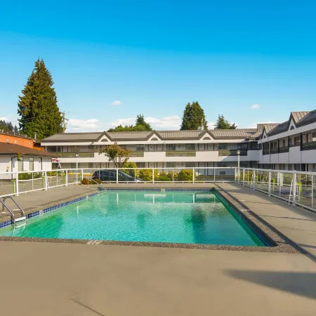 SureStay Hotel by Best Western North Vancouver Capilano Отели рядом с достопримечательностью «Стэнли Парк»
