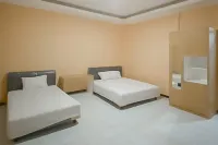 Shofy Guest House Mitra RedDoorz Hotels in Kecamatan Rancasari