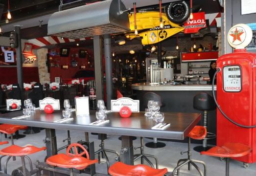 3. 아크로폴 파리..