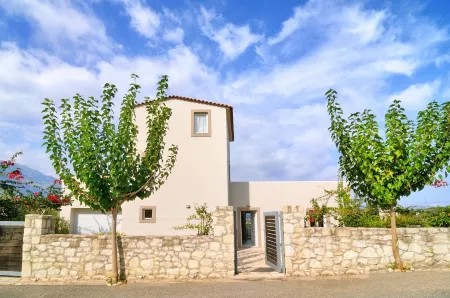 Cretan Mansion with Heated Swimming Pool