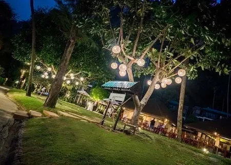 Centara Ao Nang Beach Resort & Spa Krabi Отели рядом с достопримечательностью «Рейли-Бич»