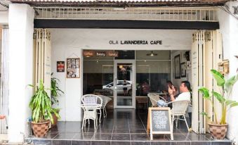 Ola Lavanderia Cafe