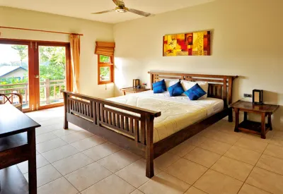 템플 가든 Wat Na Phra Lan 주변 호텔