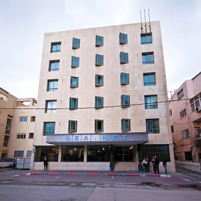 SeaNet Hotel by Afi Hotels Hotel dekat Nachum Gutman Museum