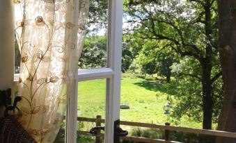 Posh Huts Farmstay