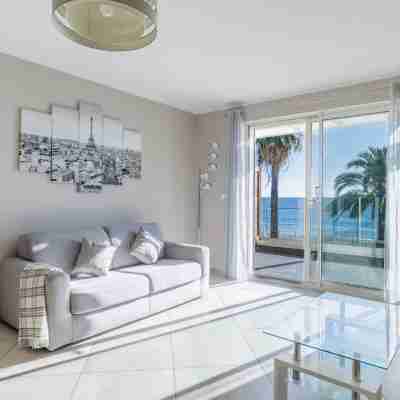 Le Midi 8 Rooms
