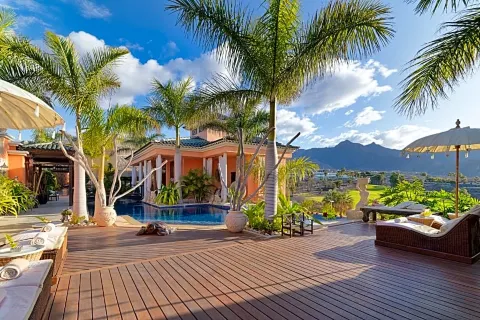 Royal Garden Villas, Luxury Hotel