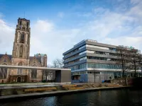 Motel One Rotterdam Hoteles cerca de Complejo Empresarial y Comercial Markthal Rotterdam