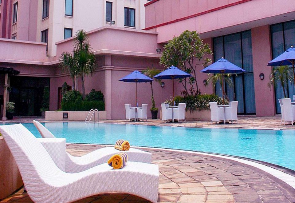 Redtop HotelOver view