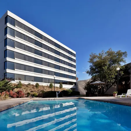 DoubleTree by Hilton Winston Salem - University