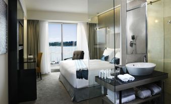 1. Hotel Sl..