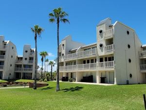 Renovated Beachfront Condo * 2 Pools *Tons of Beds (Bahia Mar #426) by RedAwning