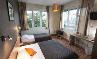 Brit Hotel du Parc Niort Centre-Parking Gratuit