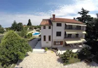 Guest House with Pool Villa Fjord