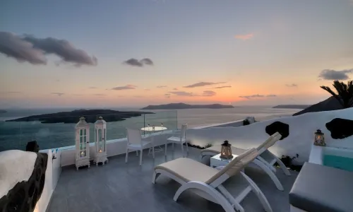 Fira Deep Blue Suites