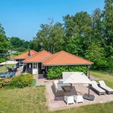 "Elline" - 450m from the Sea