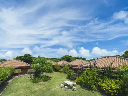Hotel Peace Island Taketomijima - ที่มีที่จอดรถ