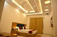 Hotel Shiva Palace By MSD Groups 烏但辛那加縣住宿飯店