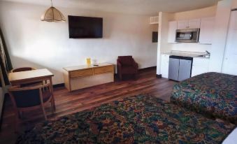 Spanish Trails Inn and Suites