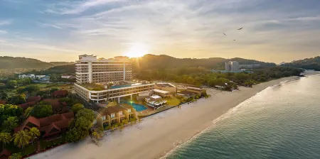 Parkroyal Langkawi Resort Отели рядом с достопримечательностью «Paramotor Langkawi Gliders»