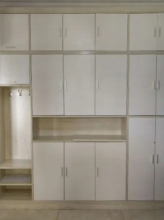 Longchuan Homestay (Longdong Alley)