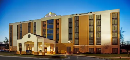 Hyatt Place Cincinnati Blue Ash Отели рядом с достопримечательностью «Serene Suites Premier Memory Care»