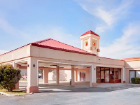 Super 8 by Wyndham Plainview Hotels in Plainview