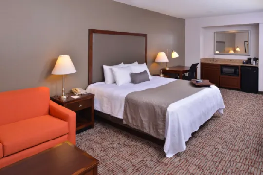 Best Western Plus Wichita West Airport Inn Отели в г. Уичито