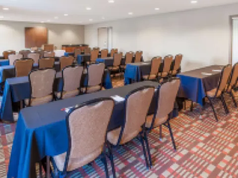 Wingate by Wyndham Canton/Hall of Fame ジャクソンのホテル