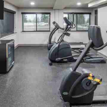 Red Lion Inn & Suites Everett Fitness & Recreational Facilities