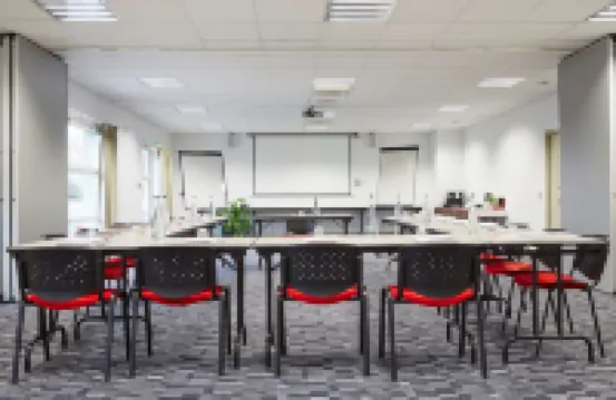 Kyriad Chantilly Sud - Luzarches