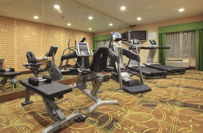 La Quinta Inn & Suites by Wyndham Memphis Wolfchase photo 3