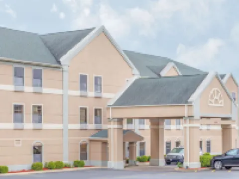 Super 8 by Wyndham Freeport Hotels in Stephenson County