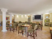 Ramada by Wyndham Westminster Denver - Desayuno