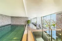 NH Bratislava Gate One - Pools