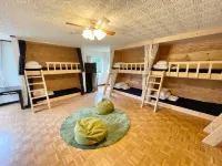 Living House Nabeya Sanchi in the Green Lake Ōnuma East Camping Ground. 주변 호텔