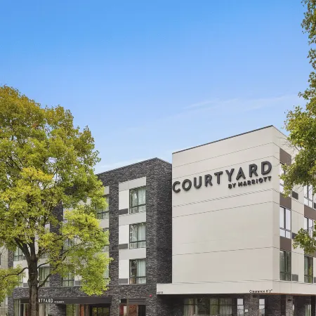 Courtyard Seattle Northgate Отели рядом с достопримечательностью «Торговый центр Northgate»