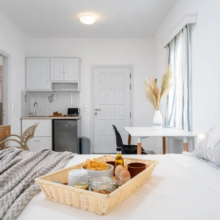 Diamantis Studios&Apartments Отели рядом с достопримечательностью «Пляж Агиасос»