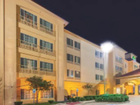 La Quinta Inn & Suites by Wyndham Gainesville Hotels in Cooke County