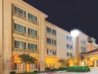 La Quinta Inn & Suites by Wyndham Gainesville Hotels in Gainesville