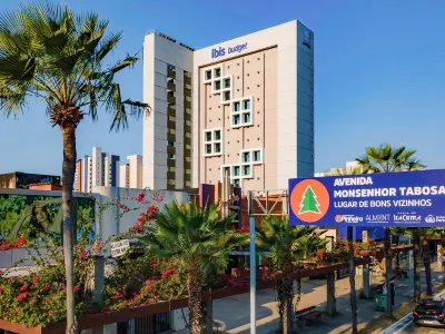 Ibis Budget Fortaleza Praia de Iracema Hotels near Praia do Futuro