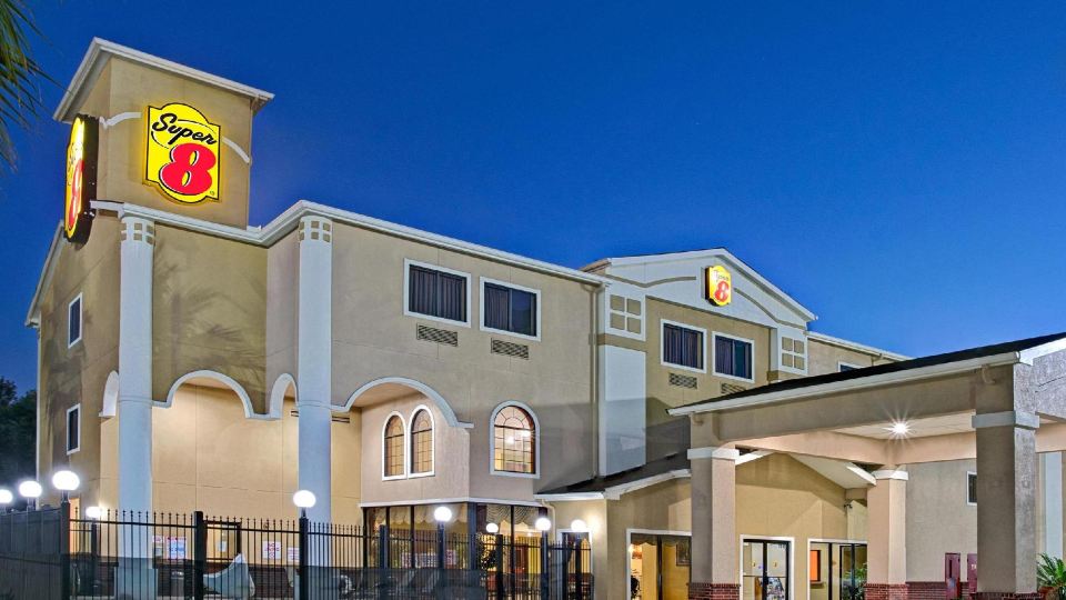 Red Lion Inn & Suites IAH Airport East