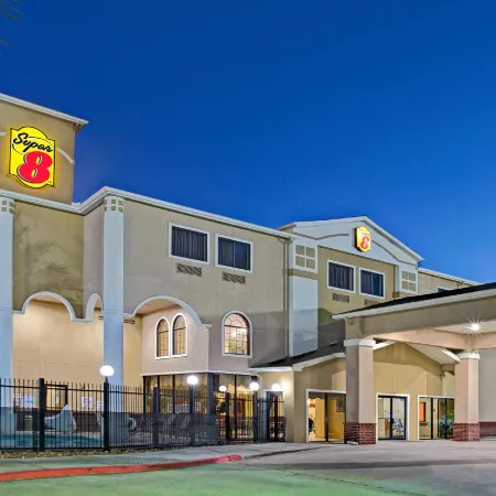 Red Lion Inn & Suites IAH Airport East