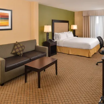 Holiday Inn Express WOODLAND by IHG