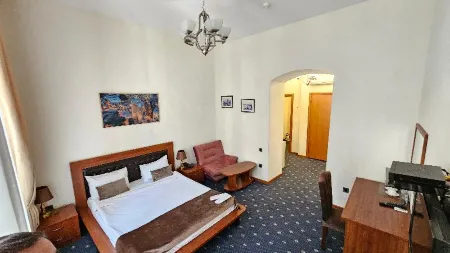 Du Port Hotel Отели рядом с достопримечательностью «Площадь Фонтанов»