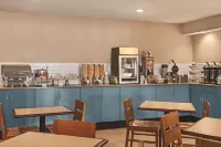 Country Inn & Suites by Radisson, Buffalo, MN - breakfast